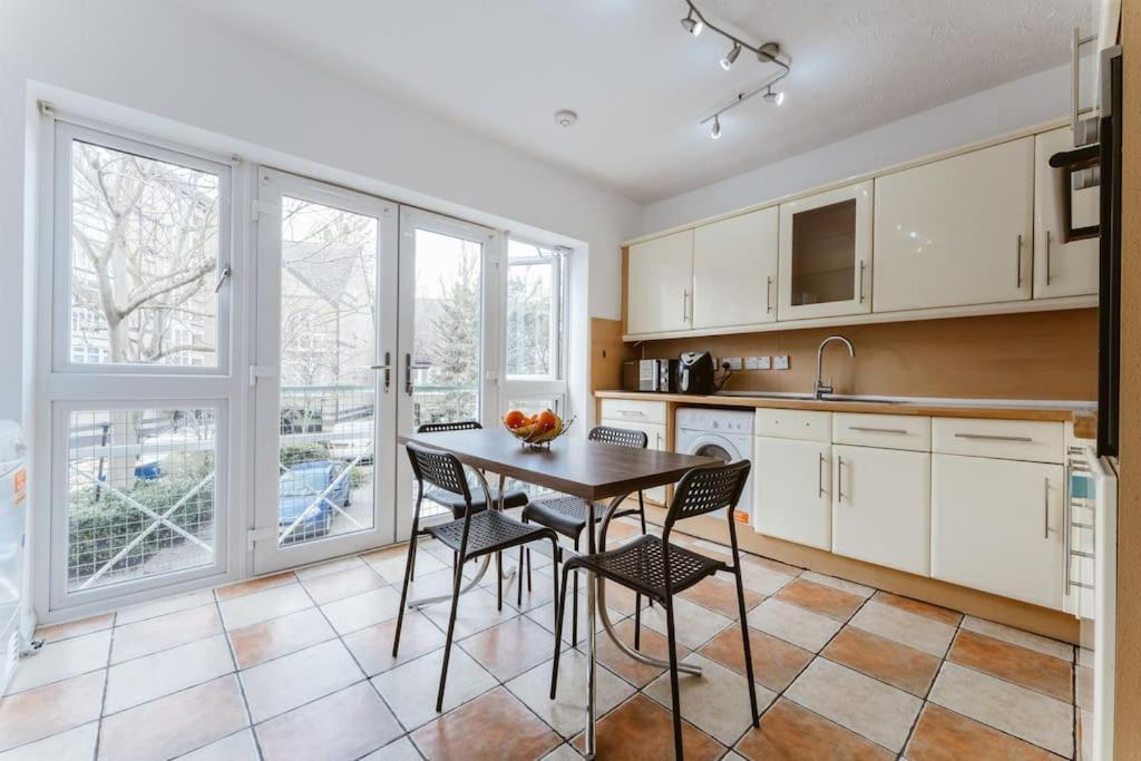 Up To 4 People, Room In A Share House Next To London Bridge Exteriör bild